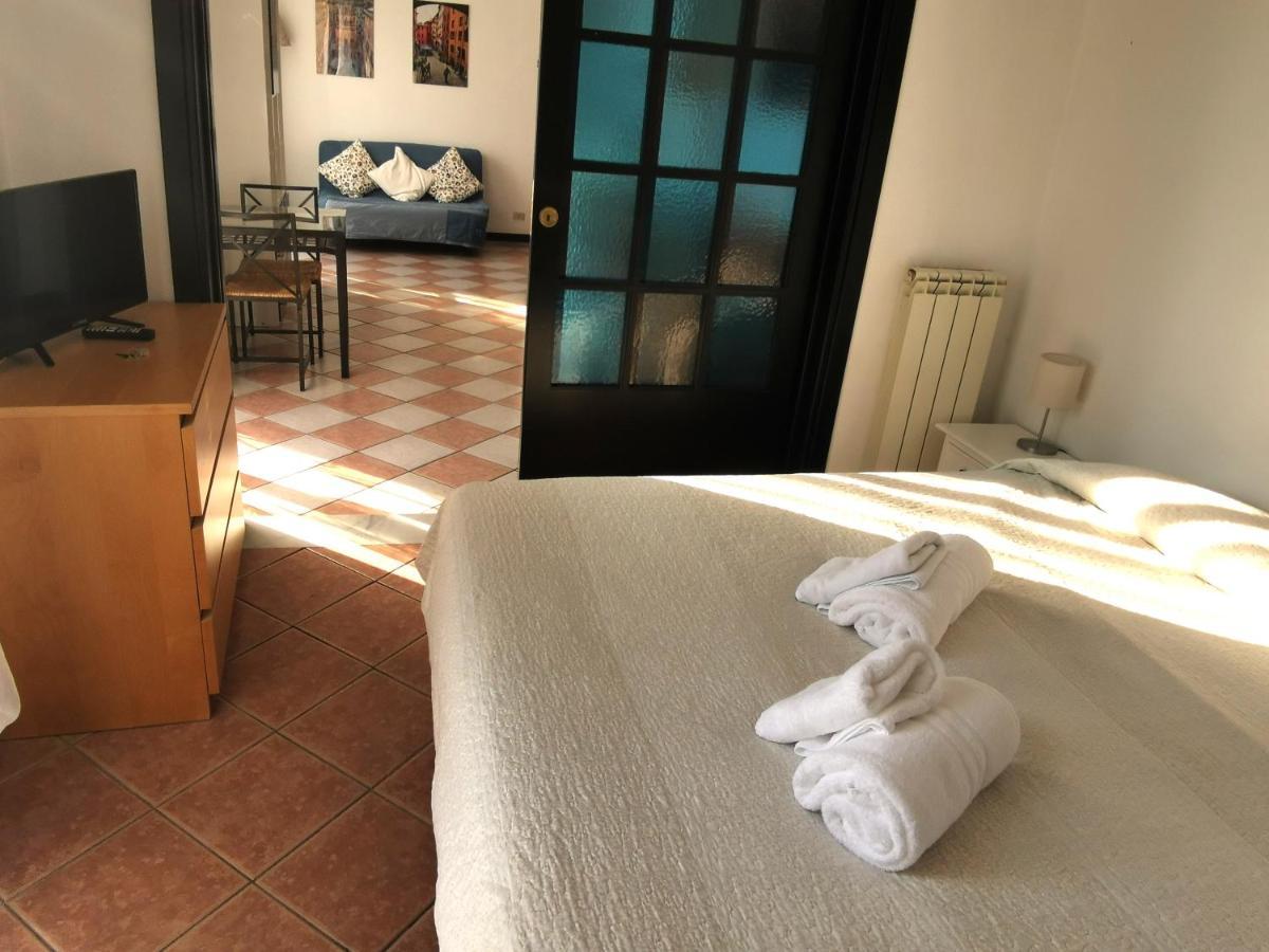 Residence La Lanterna Генуа Екстериор снимка
